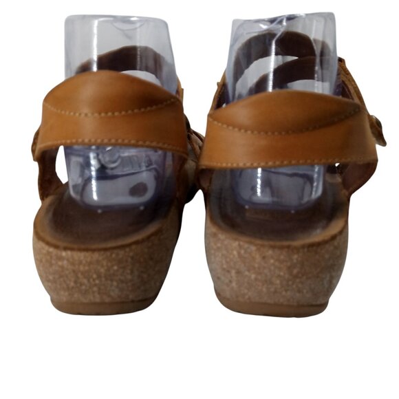 Taos Universal Beige Leather Comfort Wedge Sandals Size 40 US 9-9.5 Adjustable - Picture 6 of 15